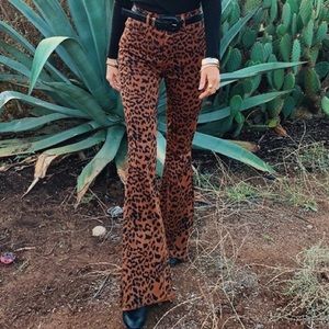 Show Me Your MuMu - Cam Cam Bells